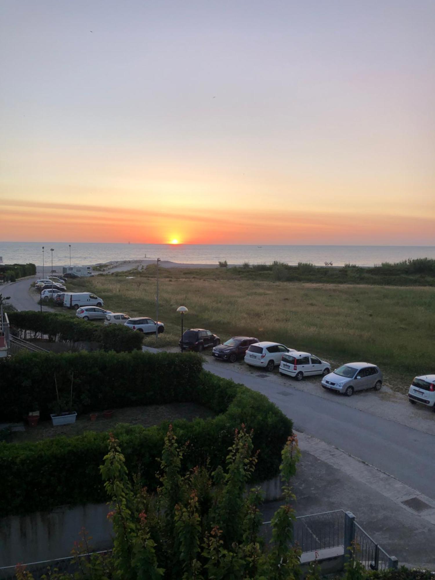 Marche Full Experience-Apartments Porto SantʼElpidio Exteriör bild